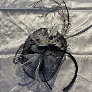 Headband/fascinator.  Black and white.